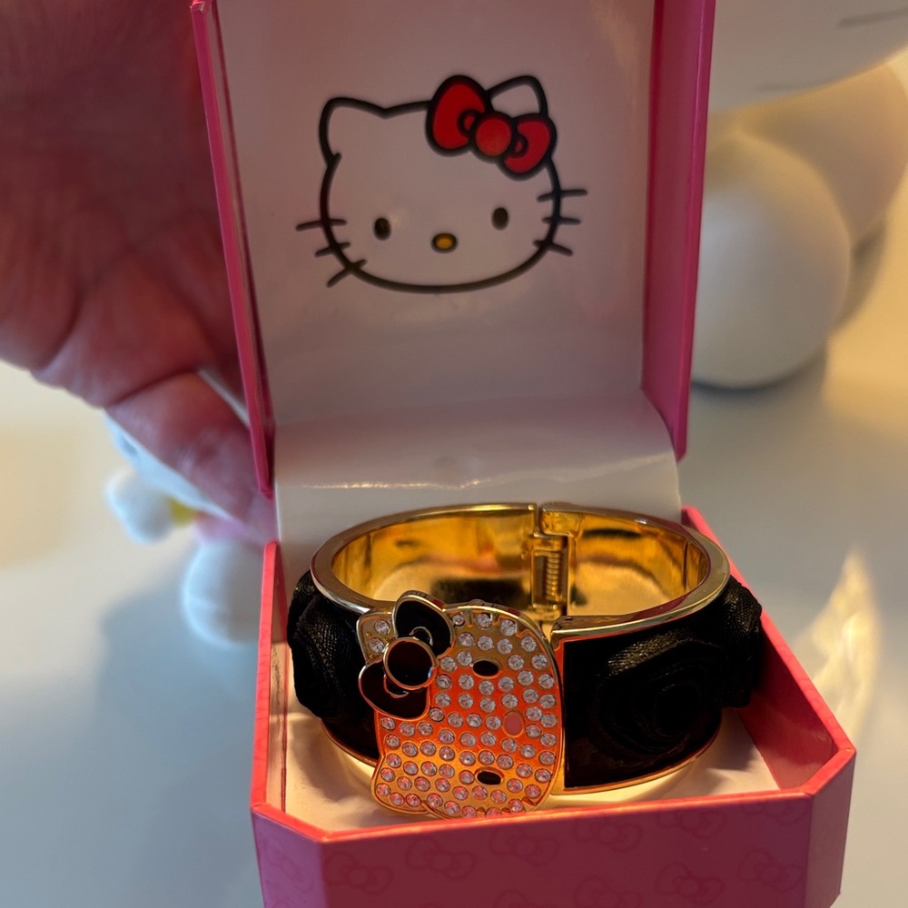 Hello Kitty Pink Watch - Picture 3 of 5